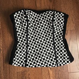 Fitted strapless top