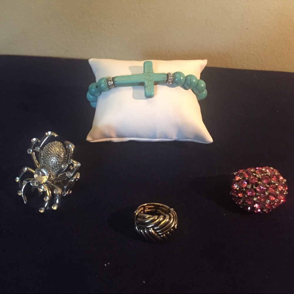 3 Ring Set with a Bracelet