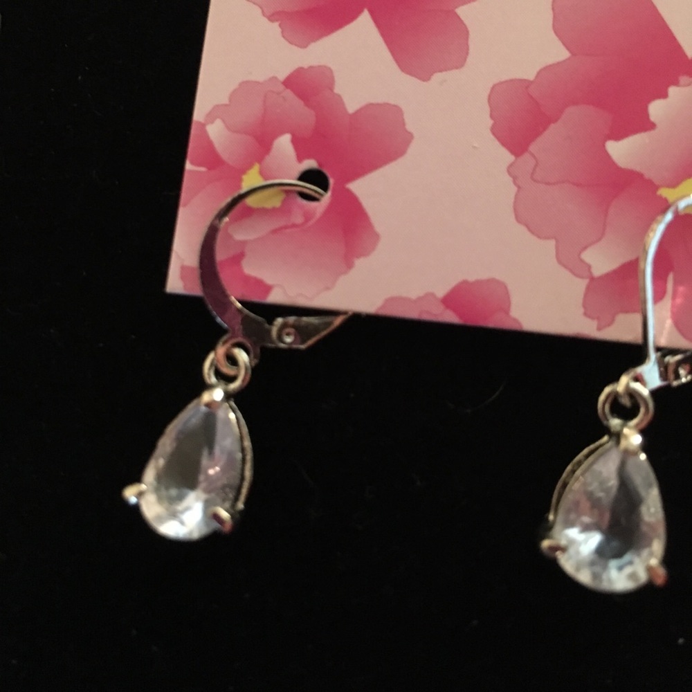 .925 Tear drop Lt blue sterling silver earrings💧