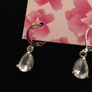 .925 Tear drop Lt blue sterling silver earrings💧