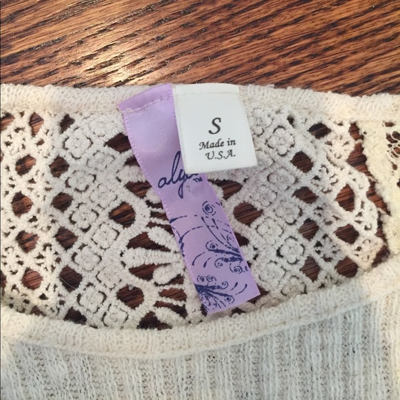 Altar'd State top! - Picture 4 of 4