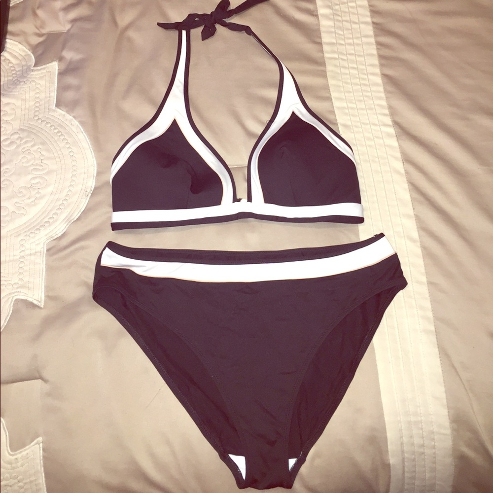 Huit two piece bathing suit