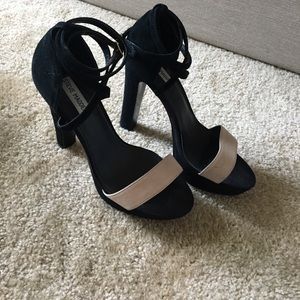 Steve Madden Two-Toned platform Heel