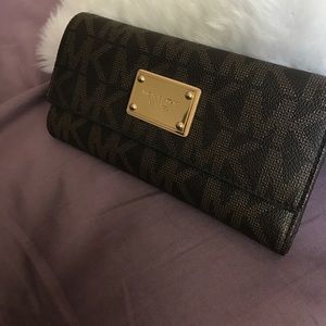 MK large wallet