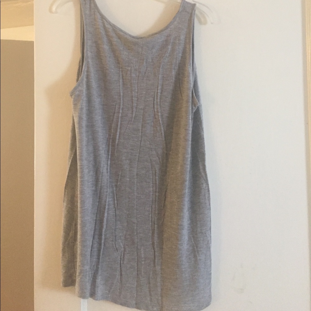 Grey tank🌵 - Picture 2 of 3