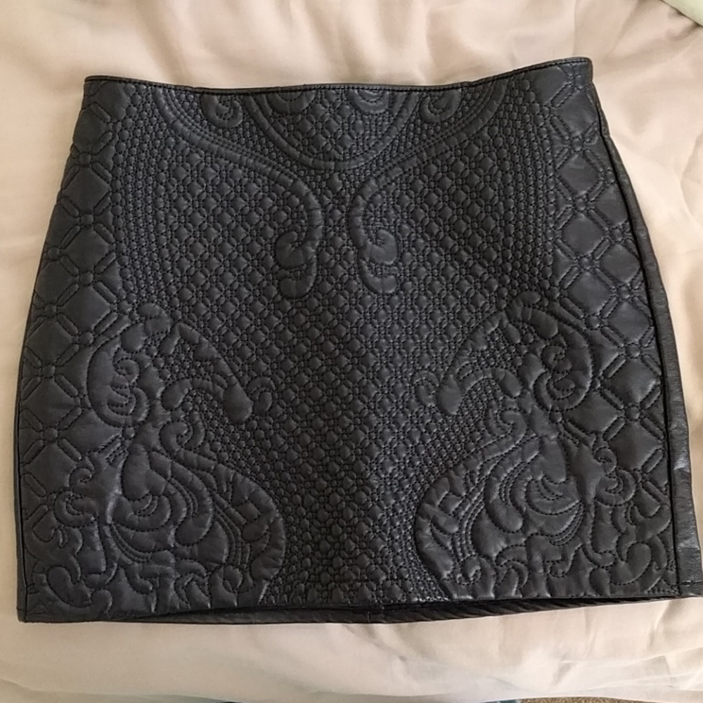 🚨SALE🚨 H&M Faux Leather Skirt ✨