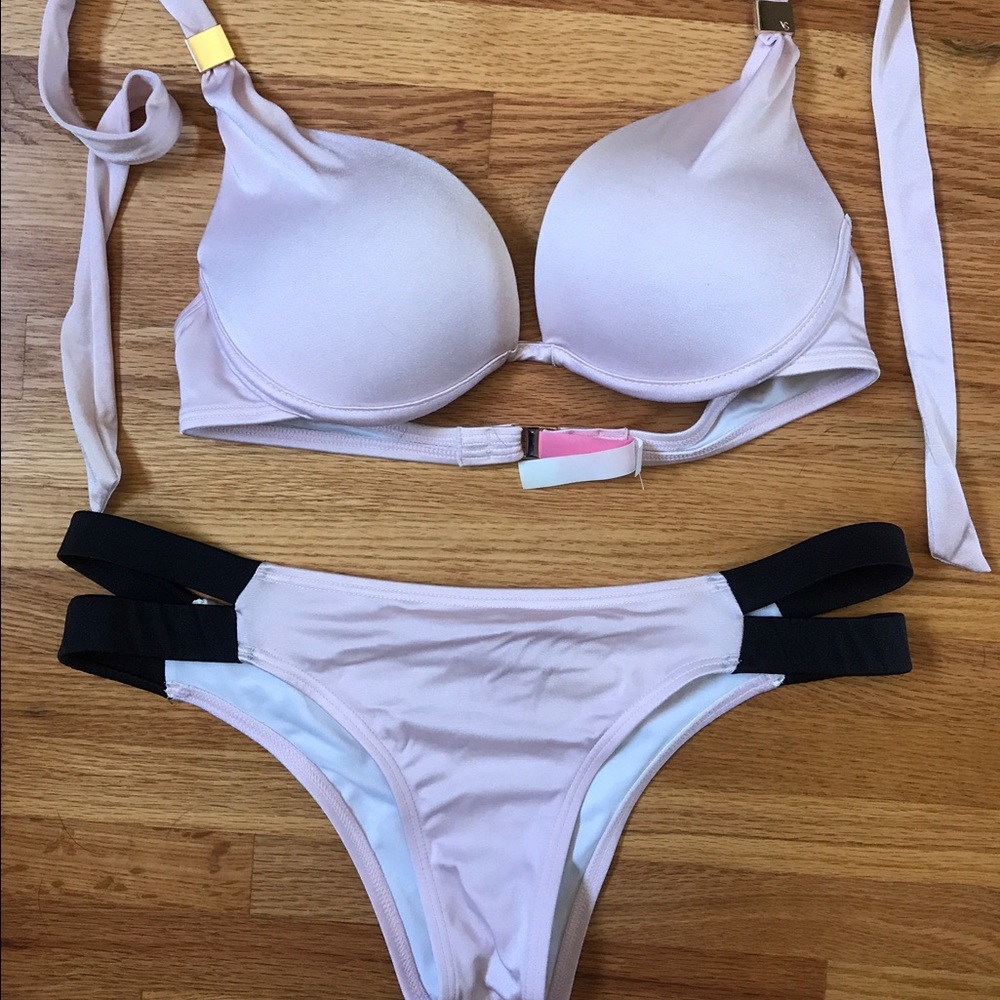 VS Swimsuit 34B