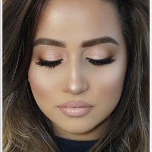 Meet your Posher, Lina