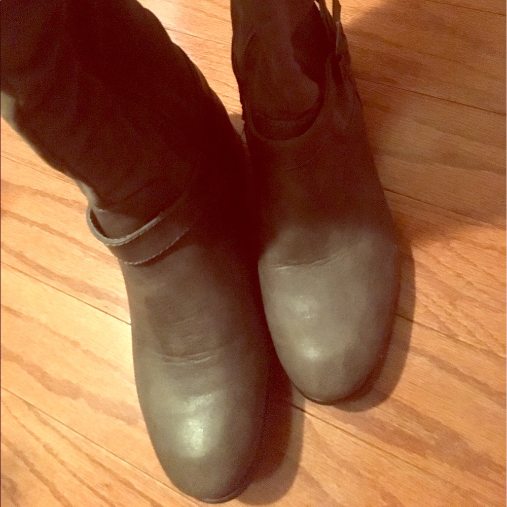 Gray boots - Picture 4 of 4