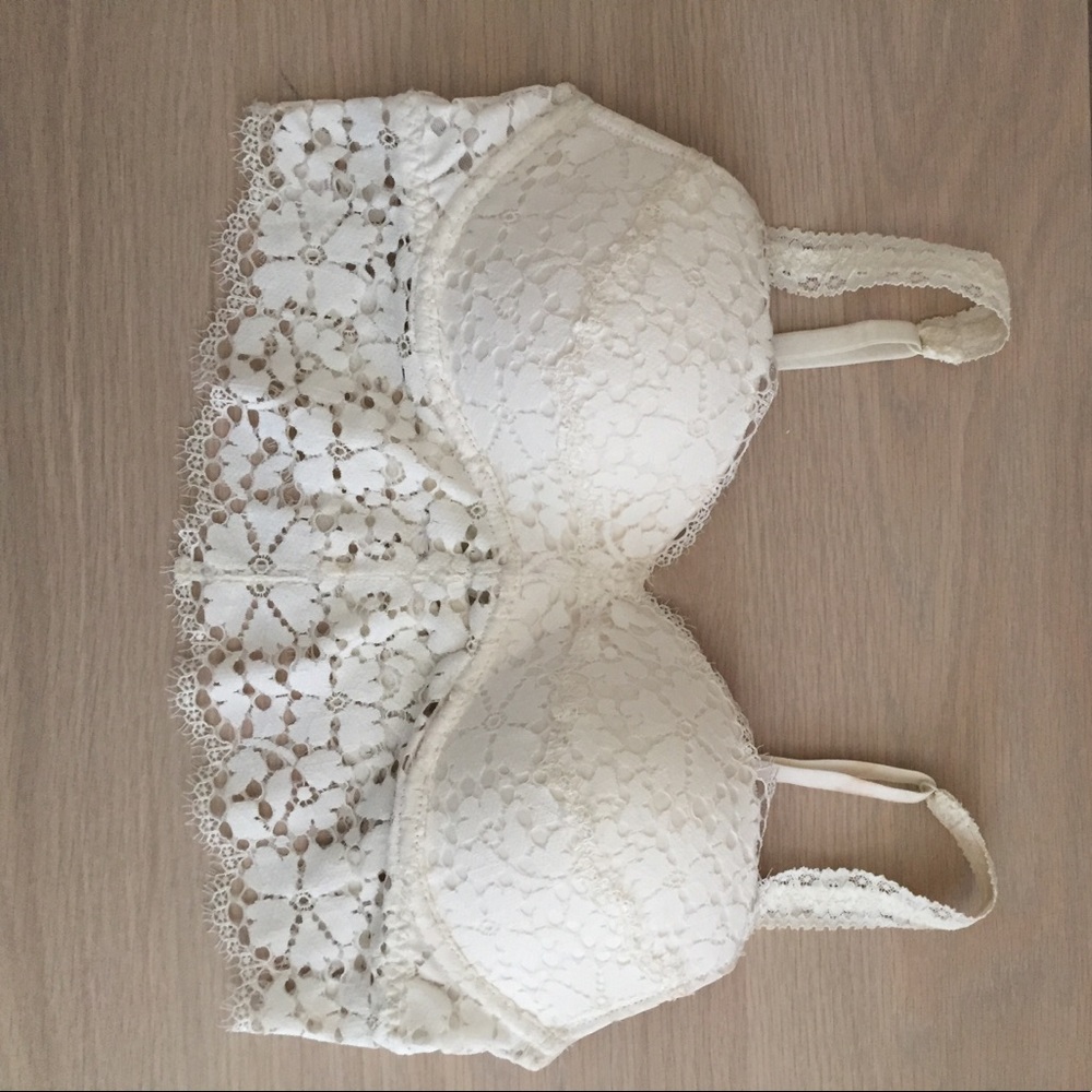 PINK Gorgeous white lace bralette