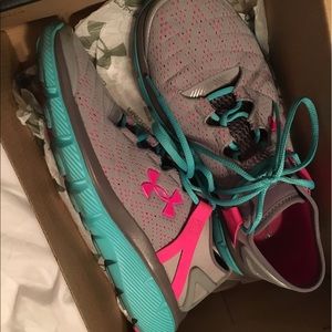 Under armor womens shoes
