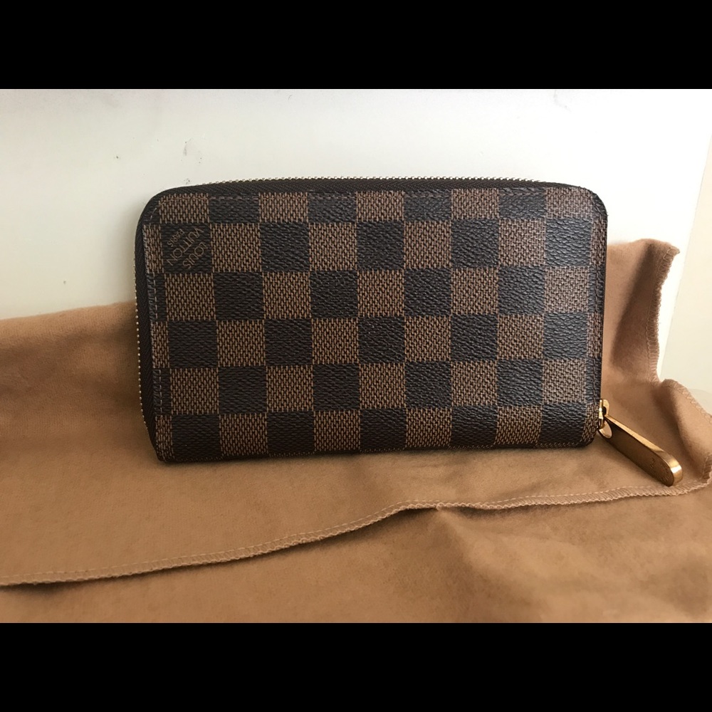 Authentic Louis Vuitton Daumier zippy organiser