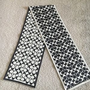 Coach Reversible Signature C Knit Scarf