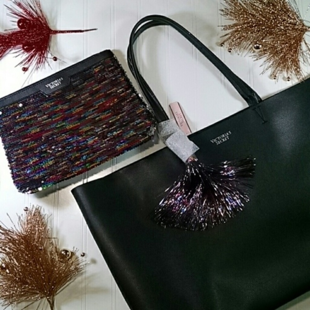 Limited rare edition Vs tote and makeup bag