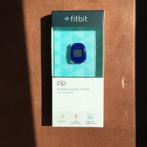 BEST ACCESSORY EVER! FITBIT Activity Tracker NIB