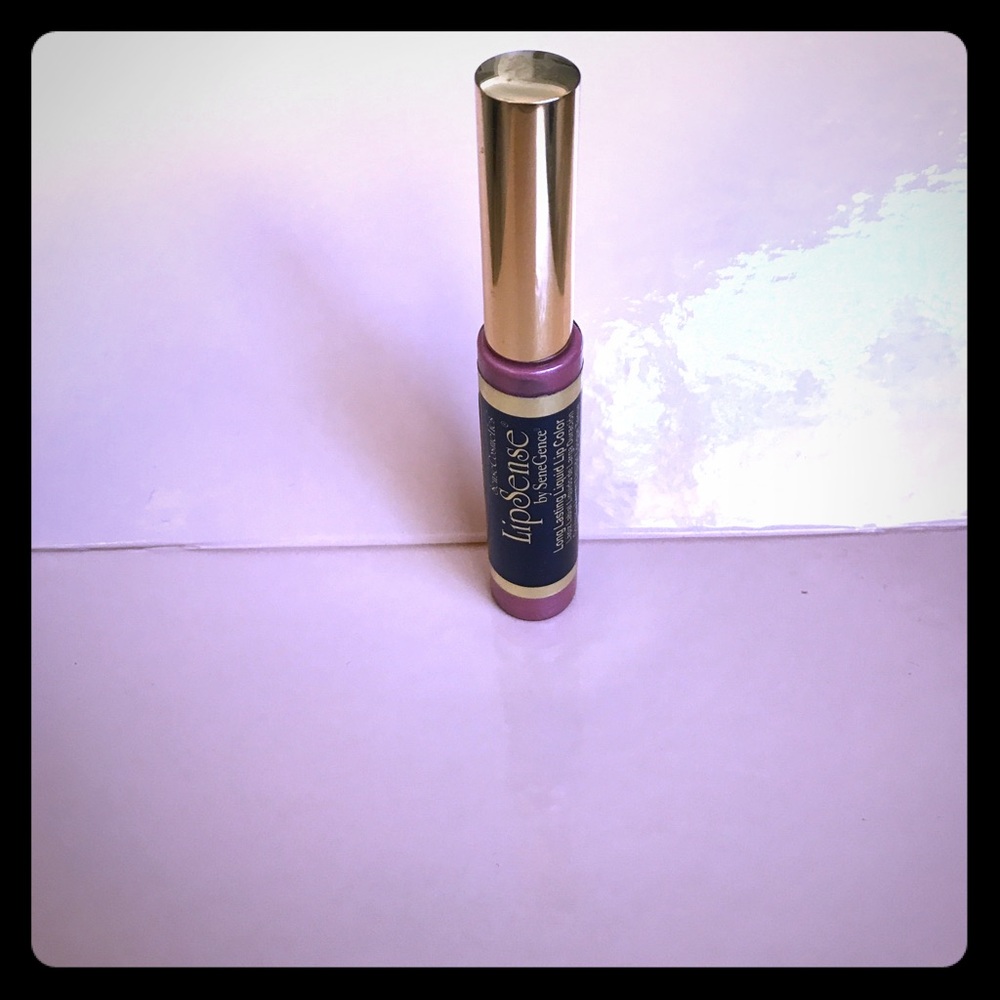 LipSense Rose Ice lipgloss that stays on all day!