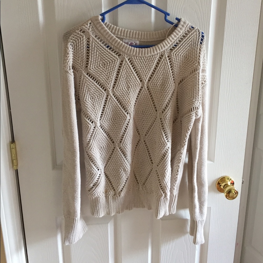 CREAM COLORED SWEATER