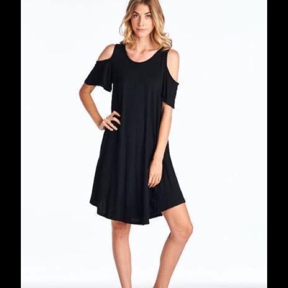 ✨Only M in stock✨ Cold shoulder dress