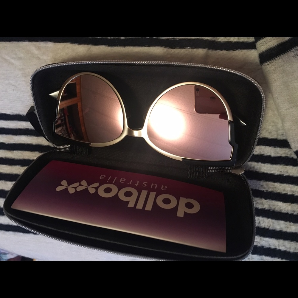 Dollboxx SLAY rose gold sunglasses