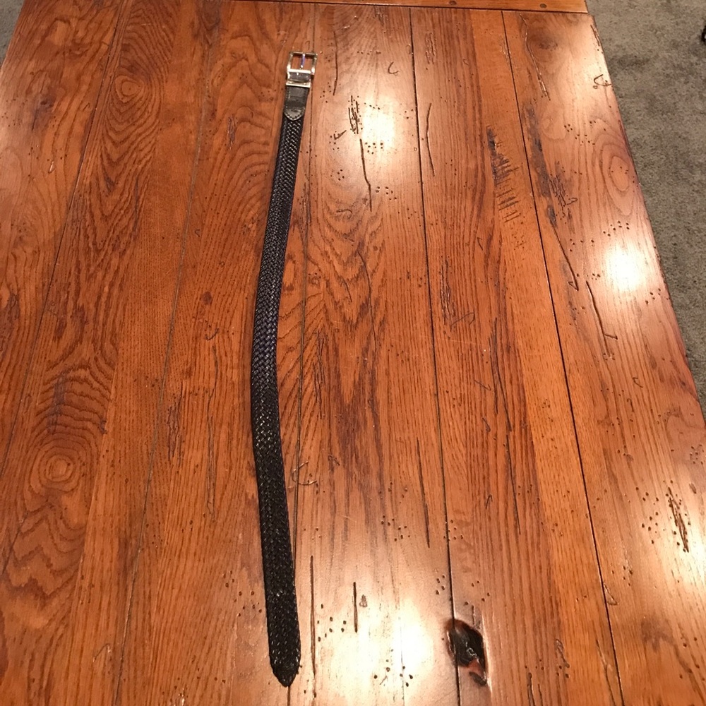Reversible black and brown belt