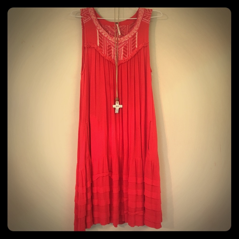 BOHO CHIC FREE PEOPLE, RED RUFFLED HEM, M