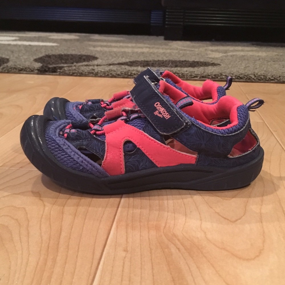 Little girls water sandal/sneaker, size 12