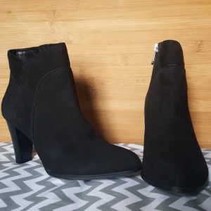 Black Suede Ankle Boots - Size 6.5 💲CLEARANCE