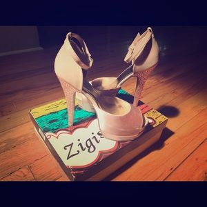 Zigi Soho 'Privacy', Nude