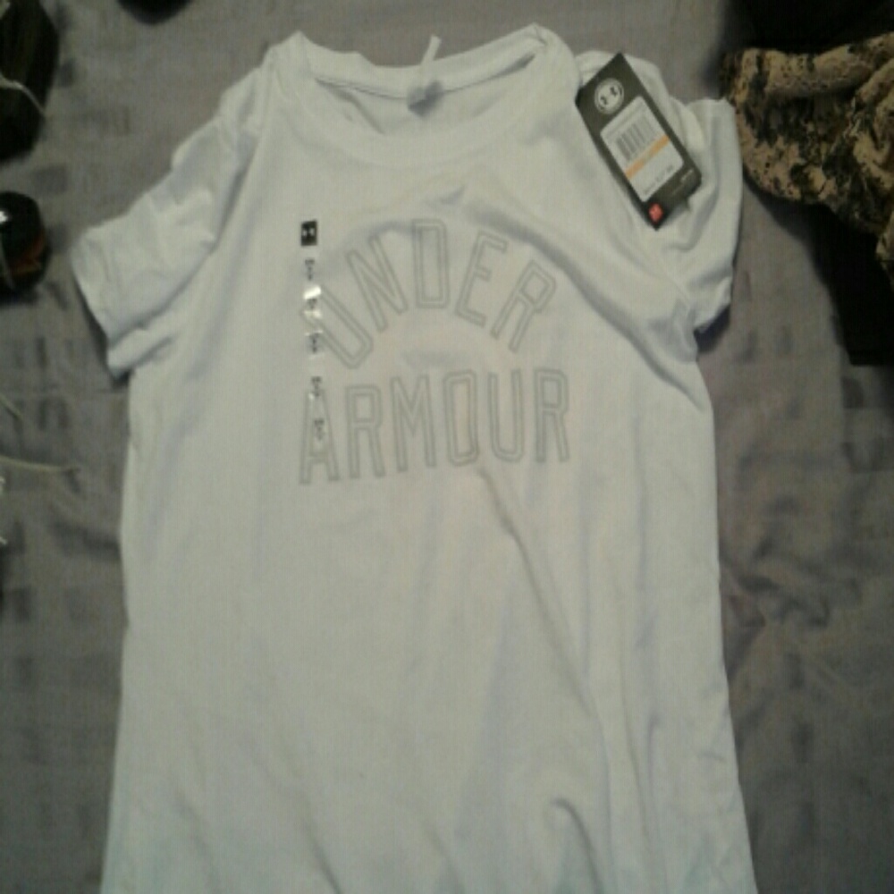 under armour heat gear small shirt