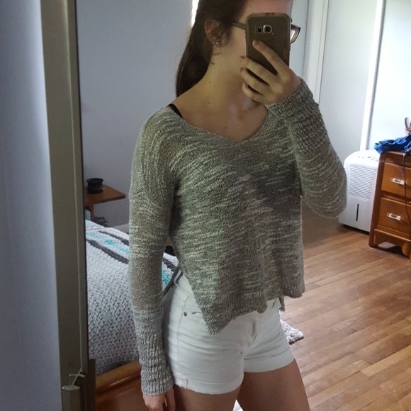 Hollister Tops - XS/S Hollister sweater