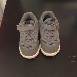 Boys 7C grey and orange Nikes