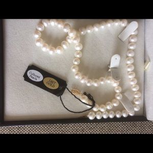 White pearl beaded necklace