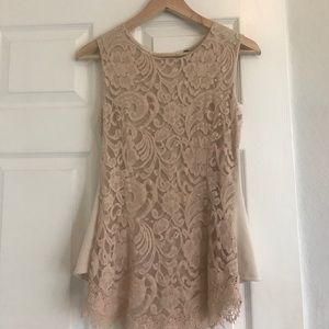 Sleeveless top Blouse style