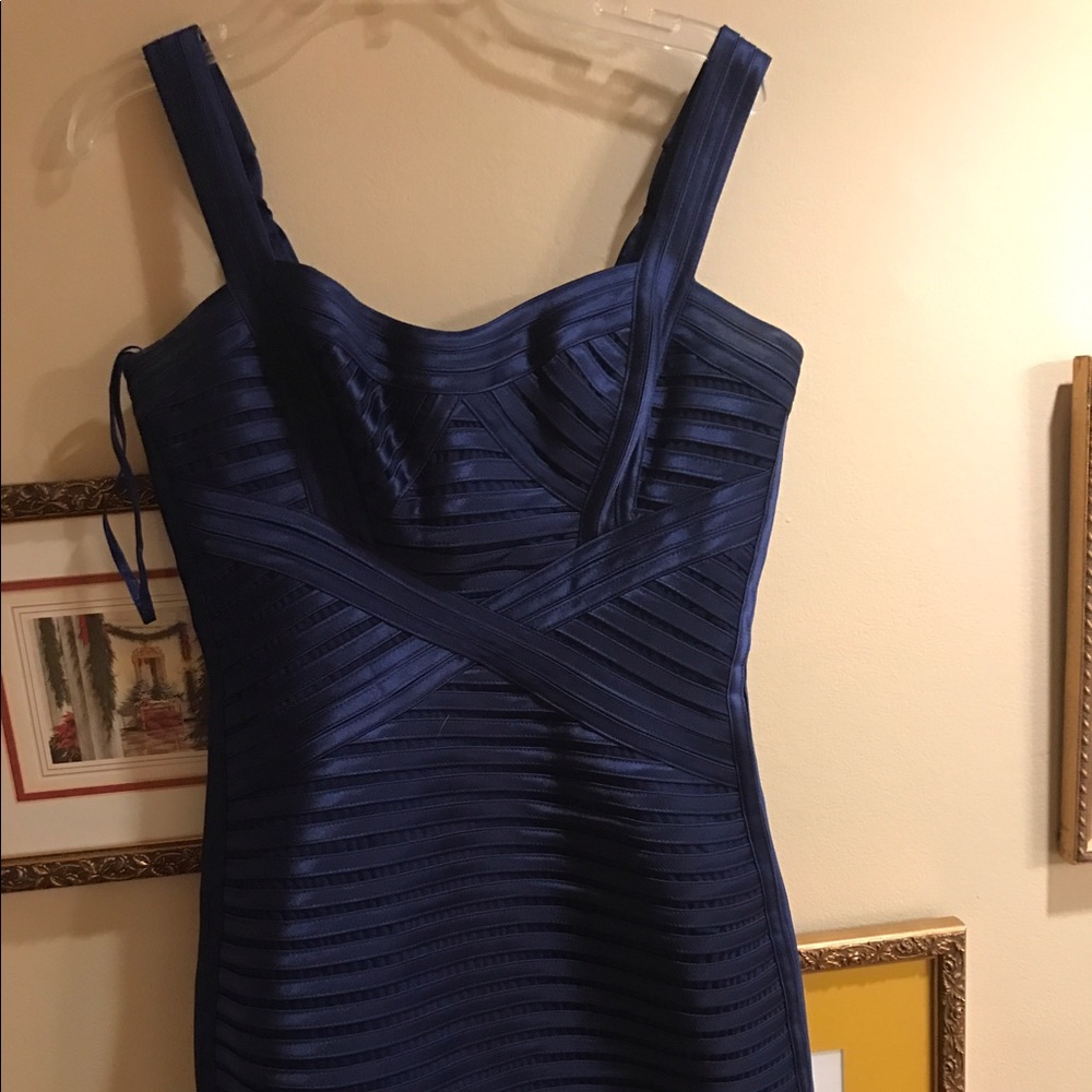 BCBG MAXAZRIA DRESS (size 2; navy)