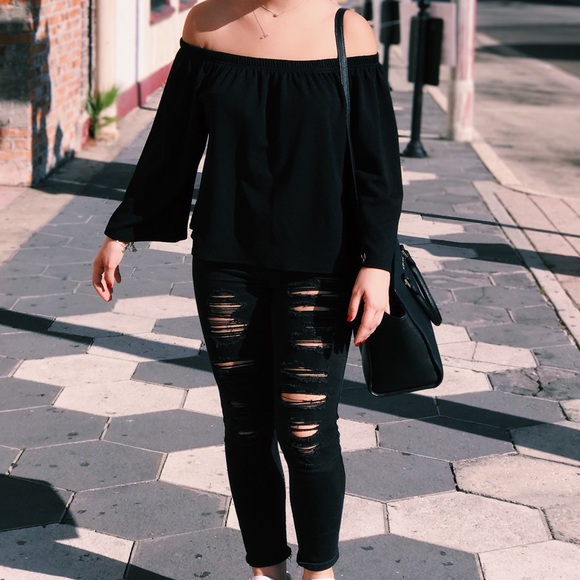Boohoo Tops - Black Boohoo off the shoulder, long sleeve top