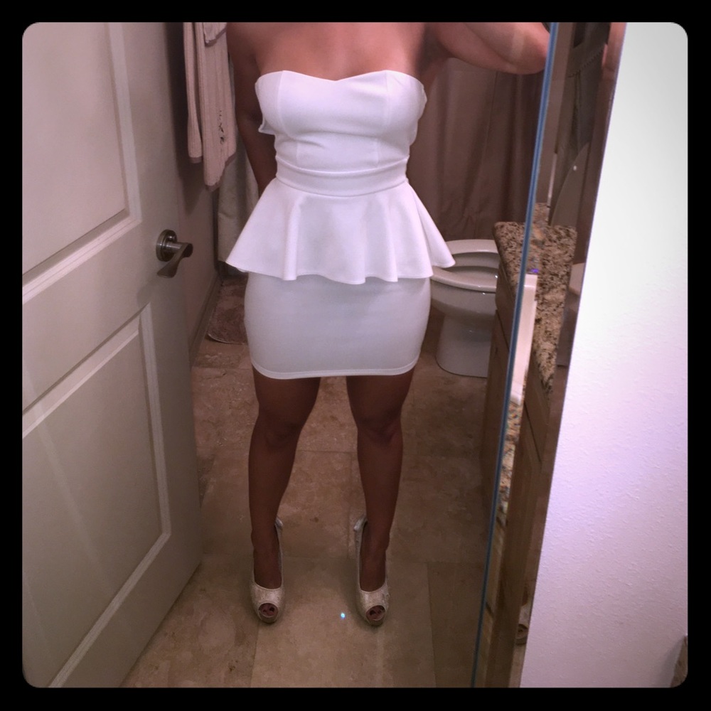 White Bodycon/Peplum Cocktails Dress