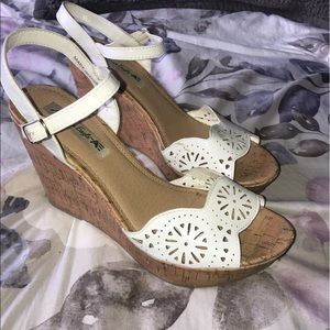 White Wedges