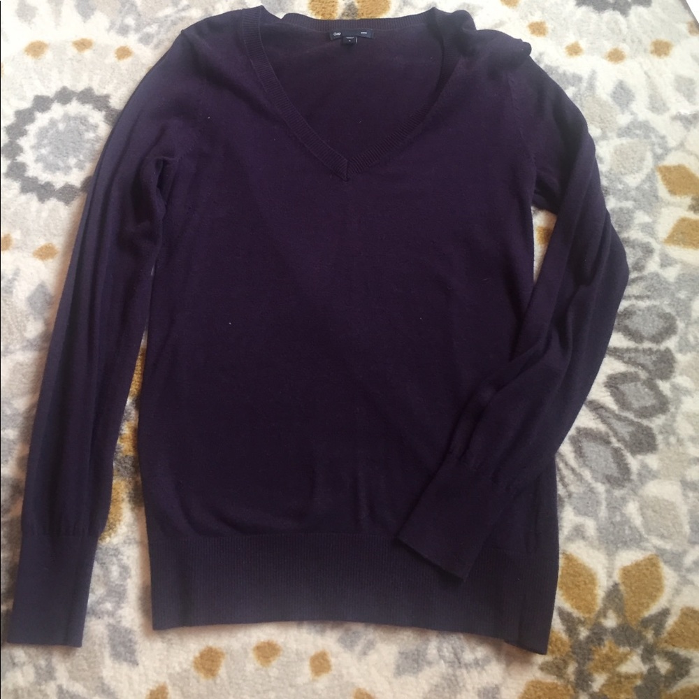 Gap V-Neck Sweater