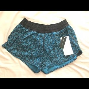 Lululemon tracker shorts