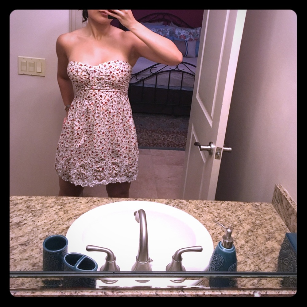 Super cute flower dress with fitted top!