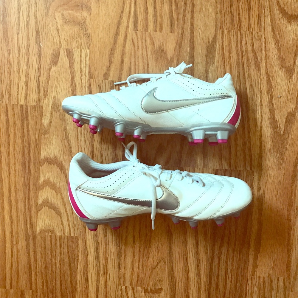 Nike women's soccer cleat