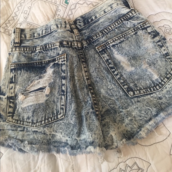 F o r e v e r 21 • Cutoff shorts - Picture 3 of 4