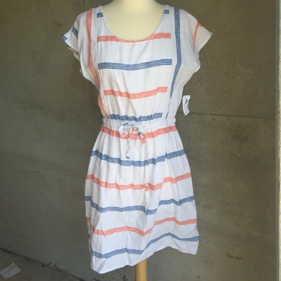 Old Navy Dresses & Skirts - NWT white Gauze dress Great for summer! Old Navy Dresses & Skirts - NWT white Gauze dress Great for summer!