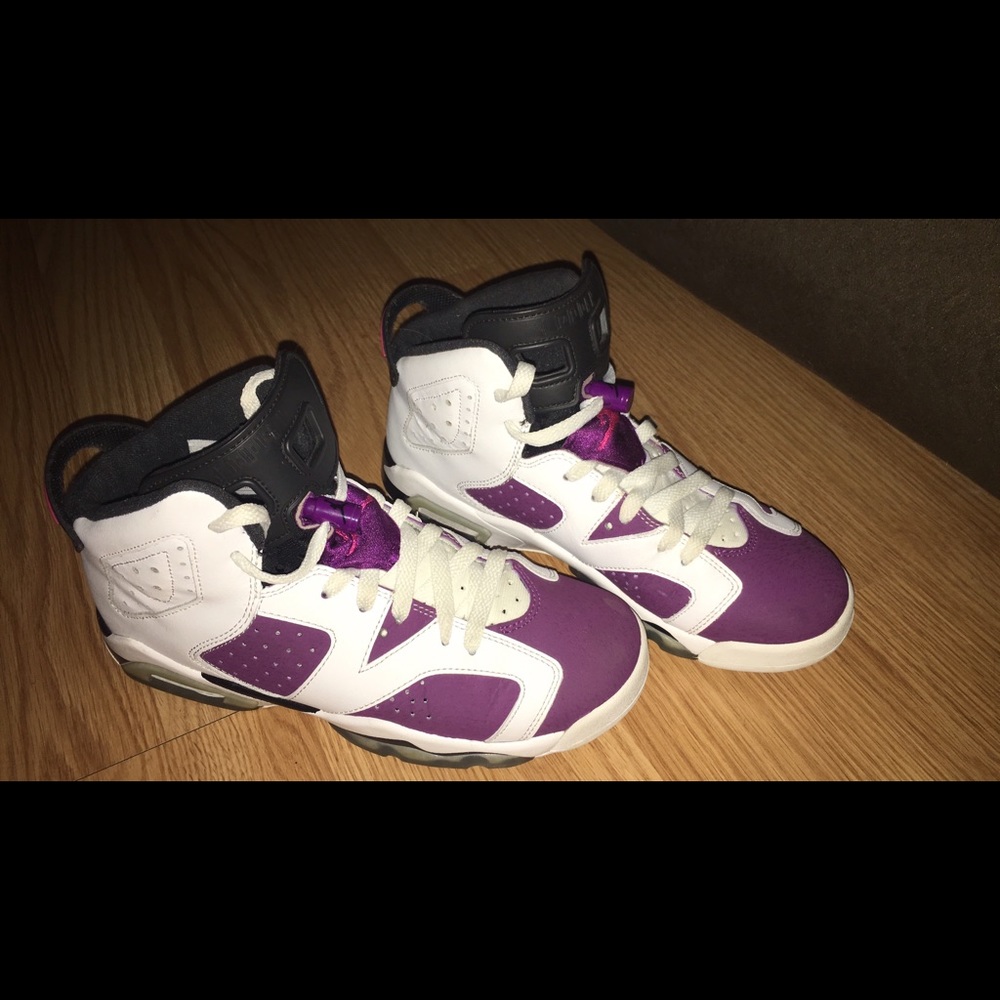 Retro Jordan 6 Grapes 6.5 Kids