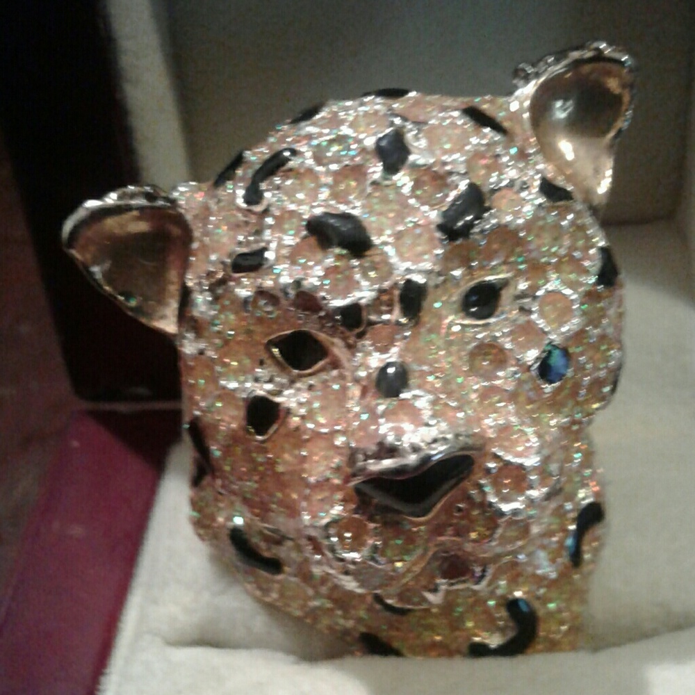 Brooch