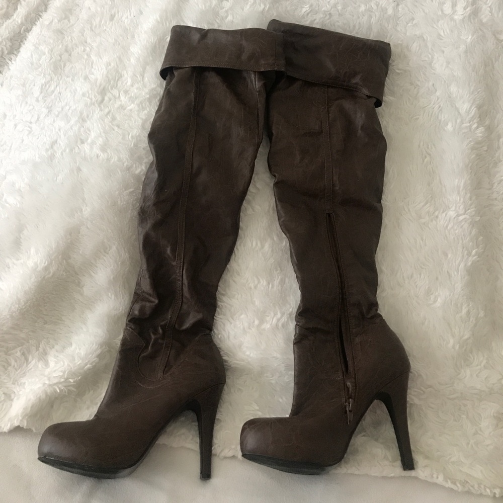 🌟🌟HOST PICK🌟🌟 Thigh high boots!