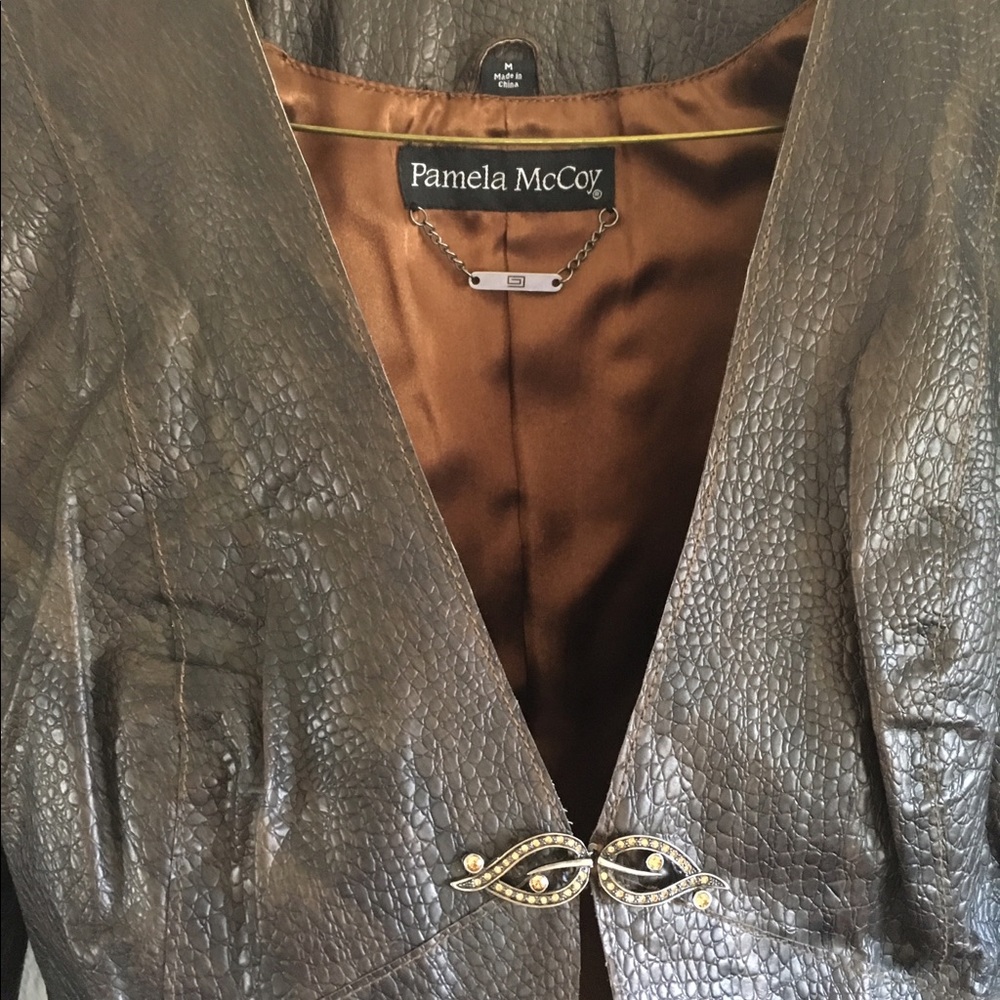 Vintage alligator print leather plunge neckline !