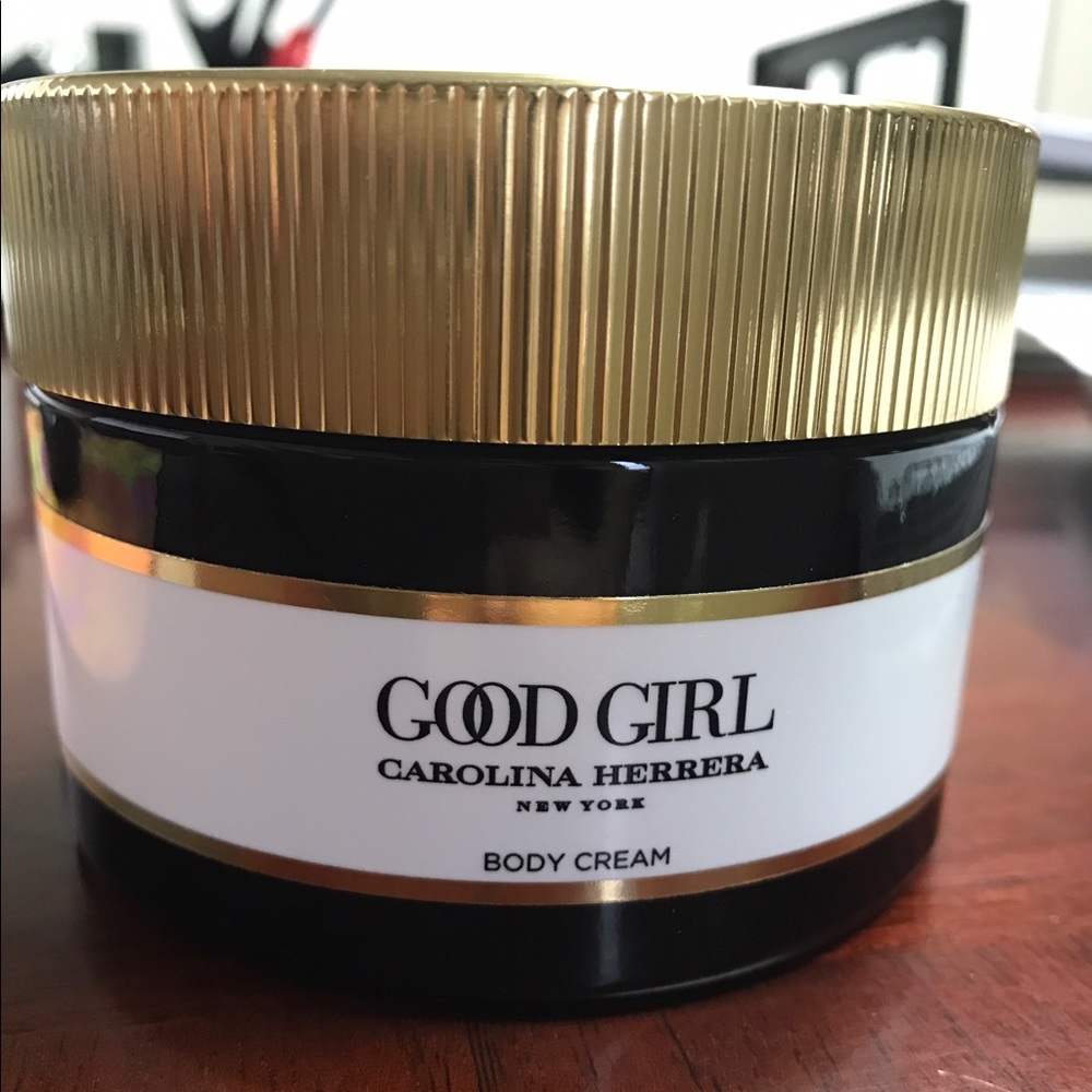Good girl Caroline Herrera body cream