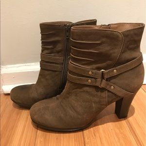 SALE! ✨ Aerosoles Fall Booties