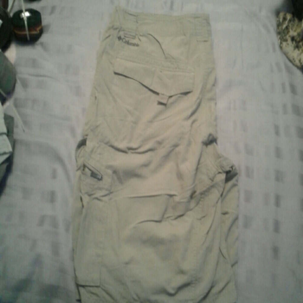 columbia omni-shade cargo shorts 2 pair